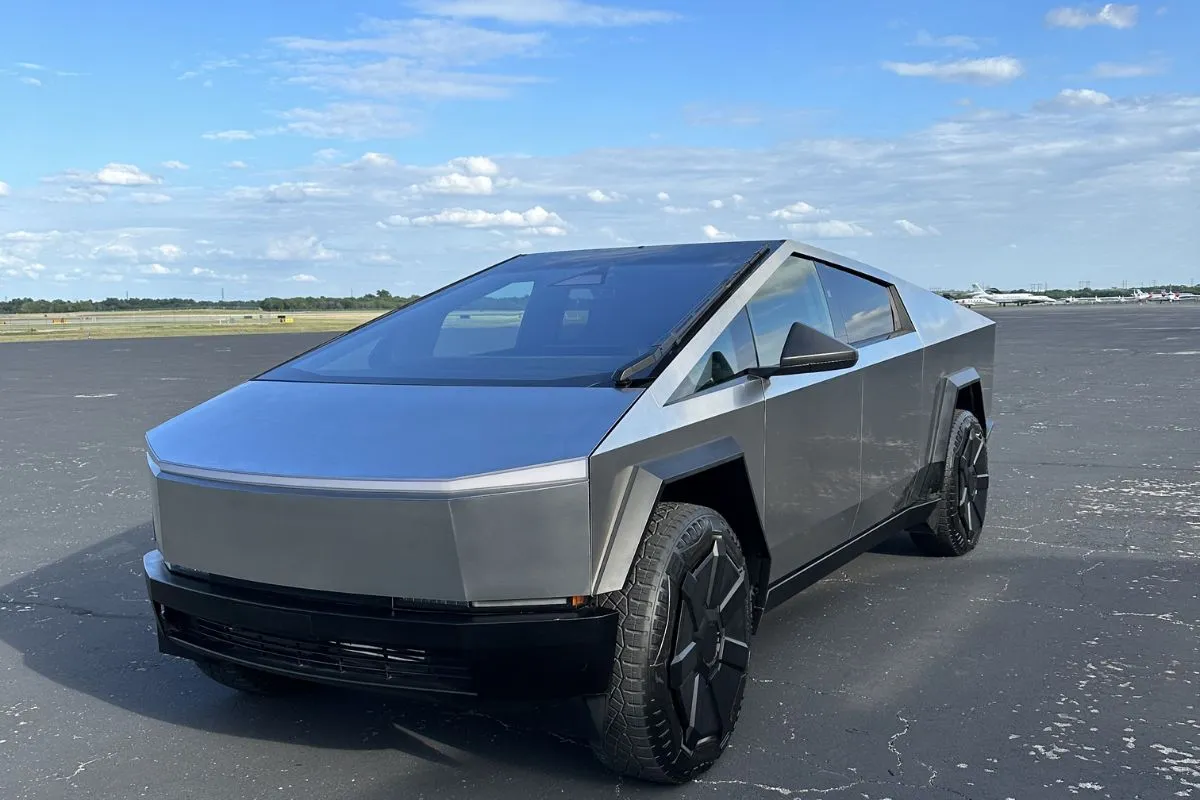 टेस्ला साइबरट्रक ऑर्डर बंद